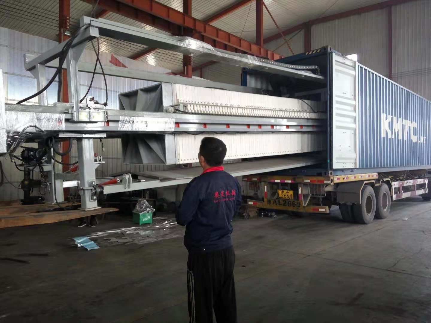 全自動沖洗壓濾機出口，河北天冠壓濾機邁出國門